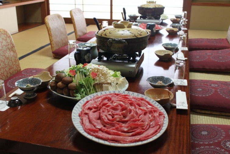 高級和牛のしゃぶしゃぶと海の幸・お造り（お刺身）を一緒に味わえる特別プランです。